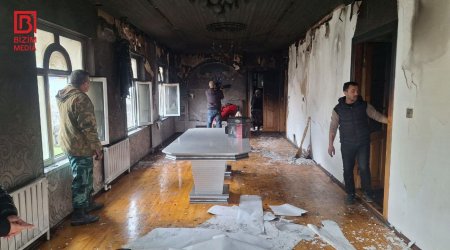 Oğrular mürəbbə yeyib evi yandırdılar - FOTO