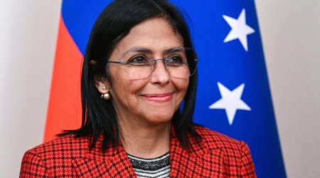 Aİ Venesuelanın müvəqqəti prezidentinin legitimliyini TANIMADI