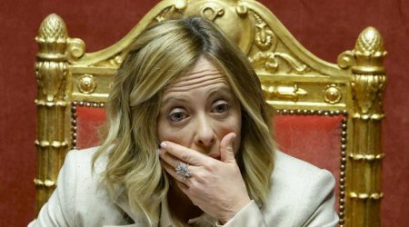 Meloni məsxərəyə qoyuldu: &ldquo;Ya bu qadın cahildir, ya da qəsdən&hellip;&rdquo;