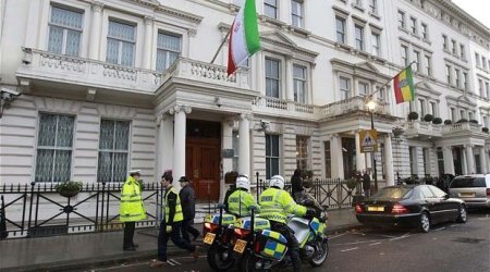 Londonda İran səfirliyinə hücum edənlər həbs olundu