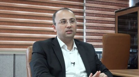 &ldquo;Ölüyə istəyirsiniz &ldquo;Quran&rdquo; oxutdurun, Bethoven çaldırın, heç bir faydası yoxdur&rdquo; - Elşad Miri