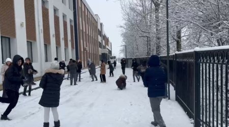Laçında məktəblilərin qar sevinci - FOTO/VİDEO