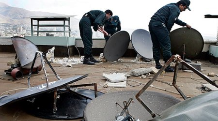 Maskalılar Tehranda reydlər keçirirlər - Evlərdə peyk antenaları sökülür