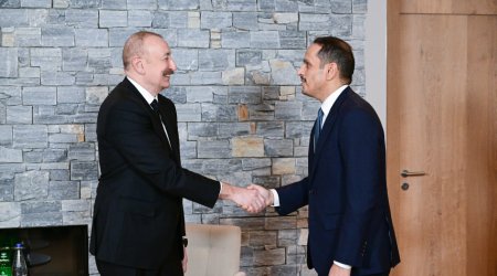 İlham Əliyev Davosda Qətərin Baş naziri və xarici işlər naziri ilə görüşüb - FOTO/VİDEO
