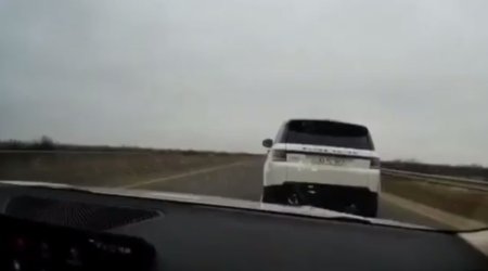 “Range Rover”lə təhlükəli manevr edən sürücü belə saxlanıldı – ANBAAN VİDEO