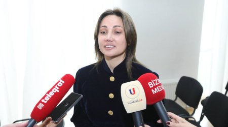 Müğənni Dəniz Əsədovadan məhkəmədə gözlənilməz açıqlama: "Pulu borc vermişəm"