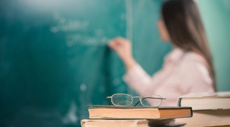 Videosu yayılan müəllim işdən çıxarıldı