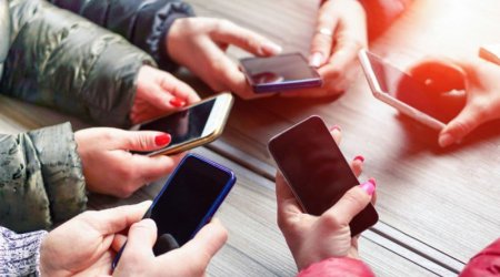 Yeni &ldquo;xəstəlik&rdquo; NÖVÜ &ndash; İnsanlardan uzaq qalmaq simptomları daha da AĞIRLAŞDIRIR...