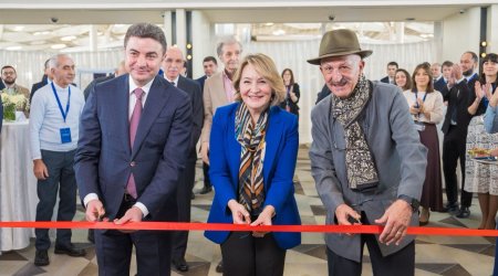 &ldquo;Yüksələn işıq&rdquo;: REZA-nın fotosərgisi Heydər Əliyev Beynəlxalq Aeroportunda - FOTO