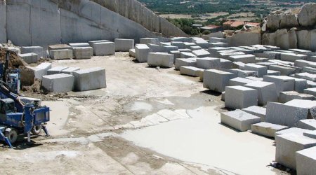 Qəbələdə BƏDBƏXT HADİSƏ: Daş karxanasında çalışan fəhlə həyatını itirdi