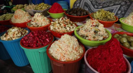 Açıq şəkildə satılan kələm turşusu ilə bağlı araşdırma aparılır - FOTO/VİDEO