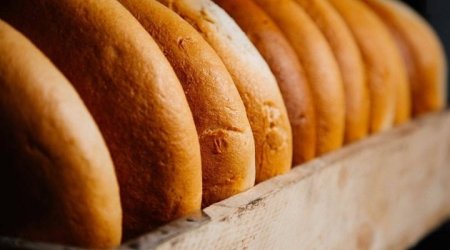 Süfrəmizdəki təhlükə: Tez xarab olan çörəklər - VİDEO