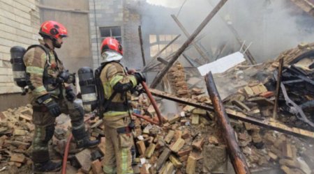 İranda çoxmərtəbəli binadakı partlayışda nəfər xəsarət alıb - FOTO