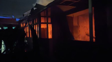 Səhiyyə Nazirliyinin balansında olan tikili yandı