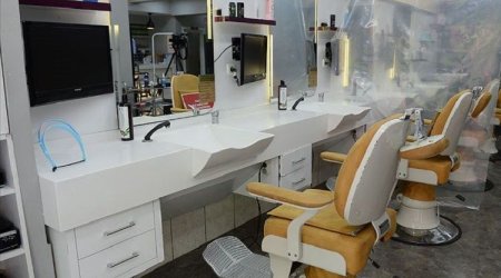 Bakıda bərbərxanada dava - Müştəri döyüldü