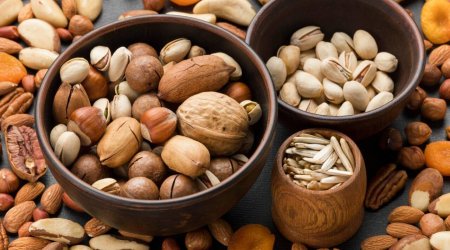 Qoz və fındığı unudun: Sağlamlıq üçün ən faydalı 3 çərəz