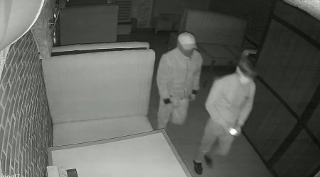 Bakıda kafedən oğurluq edənlər kameraya düşdü &ndash; ANBAAN VİDEO