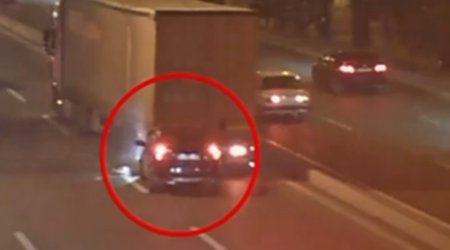 Prospektdə geriyə hərəkət edən yük maşını qəzaya səbəb oldu &ndash; ANBAAN VİDEO