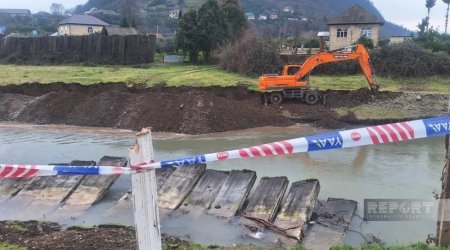 Astarada torpaq sürüşməsi olub - FOTO