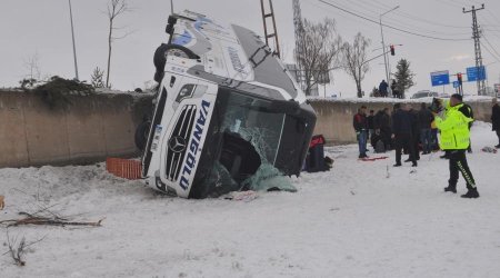 Türkiyədə avtobus aşıb - 16 nəfər xəsarət alıb - FOTO
