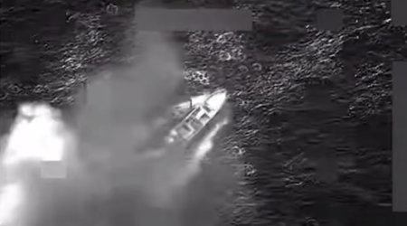 ABŞ daha bir gəmini vurdu - Ölənlər var - Video