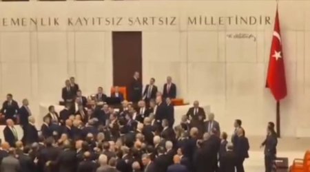 Türkiyə Böyük Millət Məclisində DAVA DÜŞDÜ - ANBAAN VİDEO