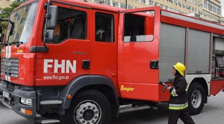 Bakıda çoxmərtəbəli binada YANĞIN: Sakinlər təxliyə olundu &ndash; VİDEO