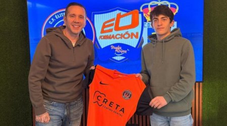 İspaniya klubu azərbaycanlı futbolçu ilə müqavilə bağladı