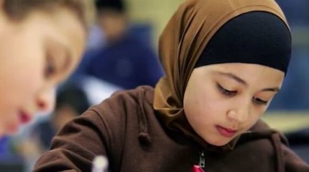 Dünyəvi məktəb mühiti: &ldquo;Valideyn belə uşaqların hüquqlarını məhdudlaşdıra bilməz&rdquo;