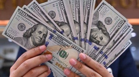 Bakı Ağır Cinayətlər Məhkəməsində dollarlar TAPILDI