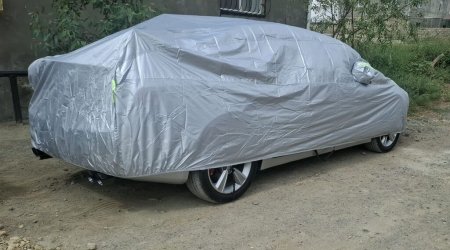 Gömrük terminalında maşının altından meyit tapıldı