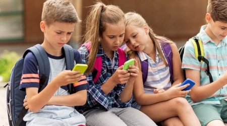 Hər 10 yeniyetmədən biri psixi problem yaşayır - Günahkar sosial şəbəkələrdir, yoxsa..?