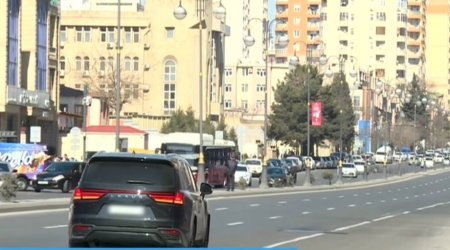 Həm sürücülər, həm də piyadalar təhlükə ilə üzləşirlər: KİM HAQLIDIR? - VİDEO