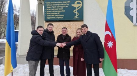 Azərbaycanın humanitar yardımı Kiyevə təhvil verildi - FOTO