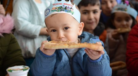 Uşaq və yeniyetmələrin oruc tutması düzgündür? &ndash; İlahiyyatçı və həkimlərdən TƏZADLI YANAŞMA