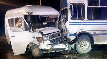 Lənkəranda avtobusla mikroavtobus TOQQUŞDU - VİDEO