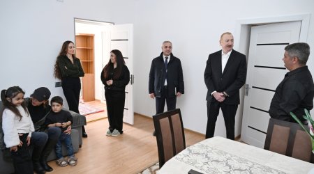 Prezident ailəsi ilə Xanabad kənd sakininin EVİNDƏ - FOTO/VİDEO