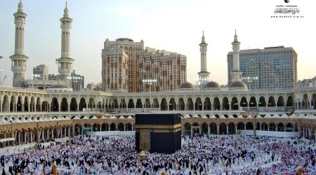 Özbəkistan zəvvarların Ümrəyə göndərilməsini dayandırdı