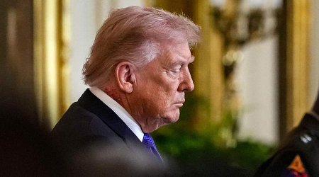 Trampın boynundakı qızartı müzakirə yaratdı &ndash; Ağ Ev açıqlama verdi