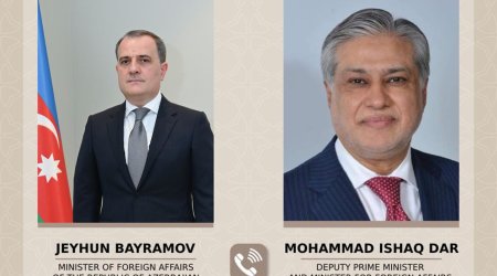 Ceyhun Bayramov pakistanlı həmkarı ilə regiondakı vəziyyəti müzakirə etdi