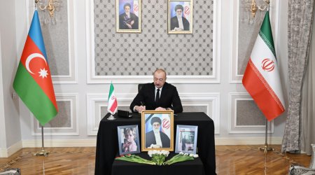 İlham Əliyev İran səfirliyində - FOTO/VİDEO