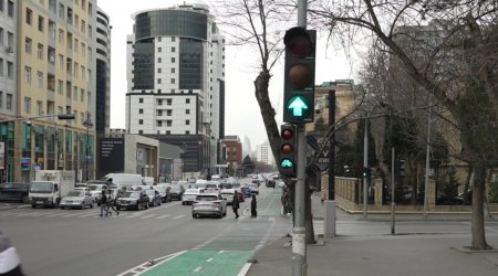 Sürücülərin NƏZƏRİNƏ &ndash; Bu küçələrdəki işıqforlarla bağlı YENİLİK &ndash; VİDEO