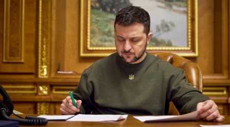 Zelenski hərbi xidmətlə bağlı yeni qanun imzaladı - Bunu mübahisəli hesab edənlər də var