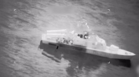 Hörmüzü minalamağa çalışan İran gəmiləri MƏHV EDİLDİ &ndash; VİDEO