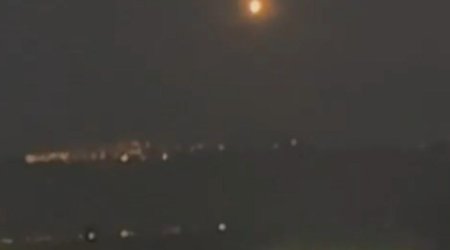 İran İsrail şəhərlərini kaset başlıqlı raketlərlə vurur - VİDEO