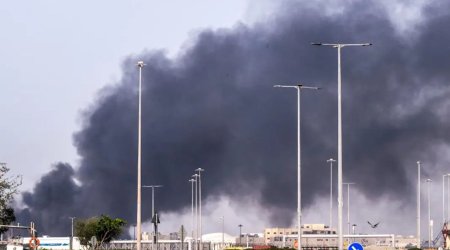 Dünyanın ən böyük neft yataqlarından birinə hücum edildi &ndash; VİDEO