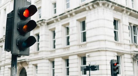 Bakının bu ərazisində ilk dəfə yeni svetoforlar quraşdırıldı