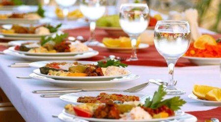 Ramazandan sonra qidalanma: Mədənizi bayramda yoraraq səhhətinizi təhlükəyə atmayın