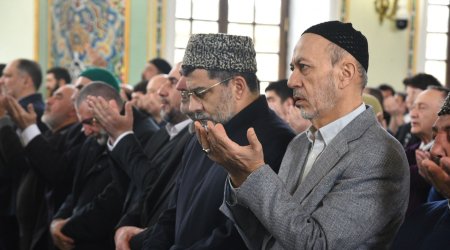 Bakıda bayram namazı qılındı &ndash; FOTO/VİDEO