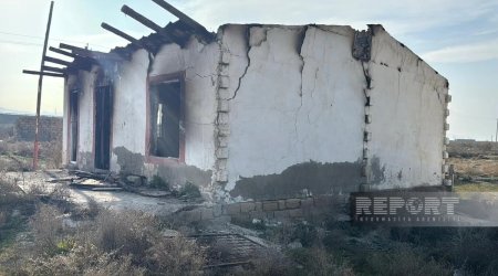 Sumqayıtda ev yanıb - FOTO